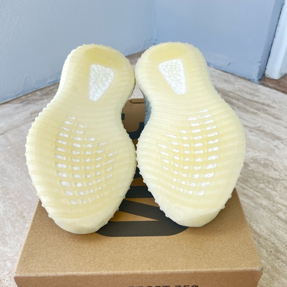COPY - YEEZY BOOST 350 V2’ Cloud white non-reflective - Picture 5 of 6
